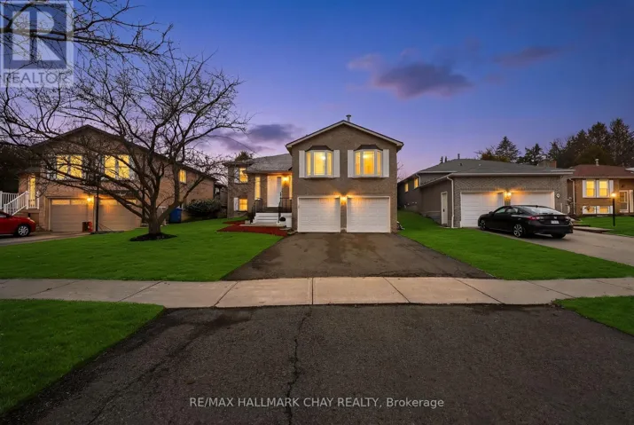 26 STONEHILL BOULEVARD, East Gwillimbury (Holland Landing), Ontario L9N1E3