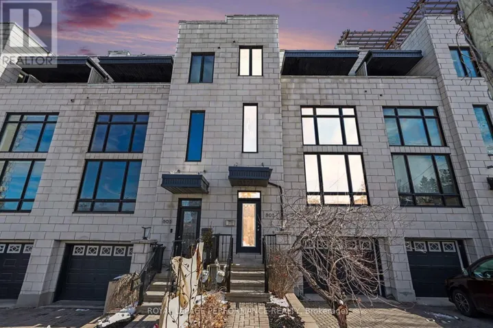 805 KINGSMERE AVENUE, Ottawa, Ontario K2A3J8