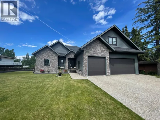4714 Sakwatamau Drive, Whitecourt, Alberta T7S1E1