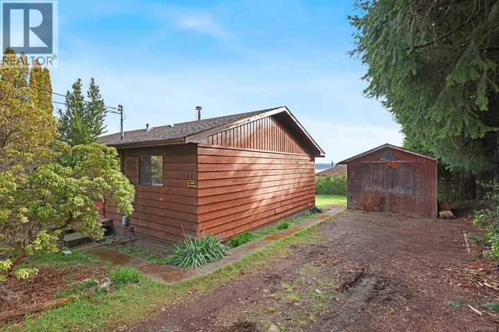 5608 4th St, Union Bay, British Columbia V0R3B0