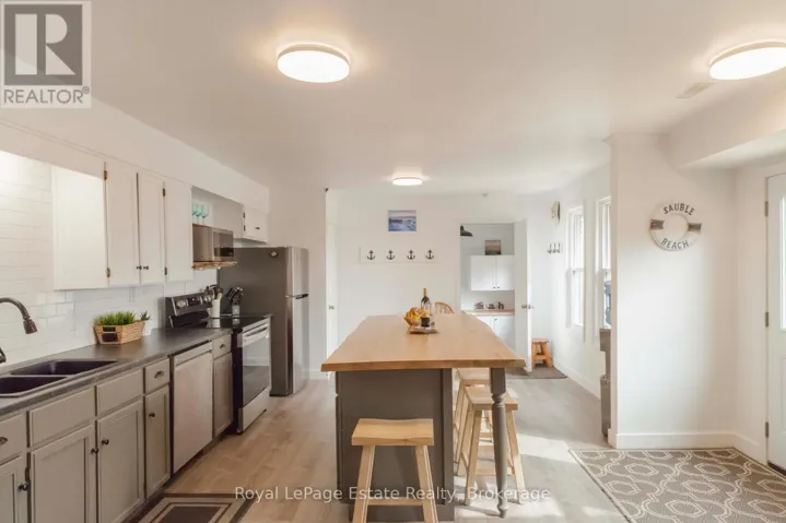 90 CARSON LAKE CRESCENT, South Bruce Peninsula, Ontario N0H2G0