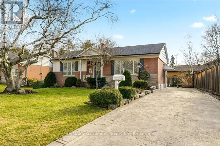 252 HAMMERSMITH COURT, Burlington (Appleby), Ontario L7L4N7