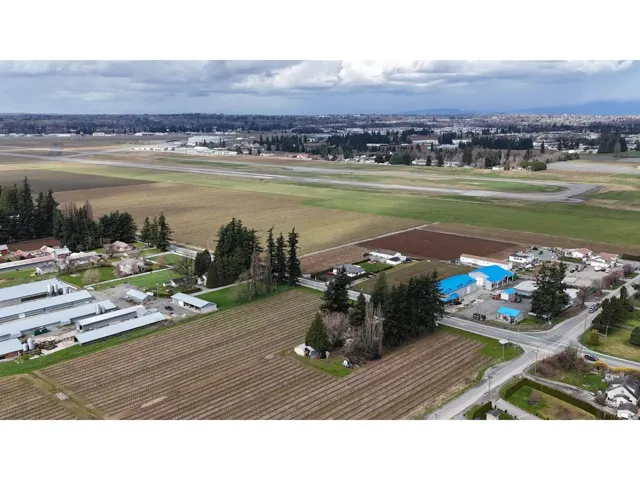 31964 HUNTINGDON ROAD, Abbotsford, British Columbia V2T6B8
