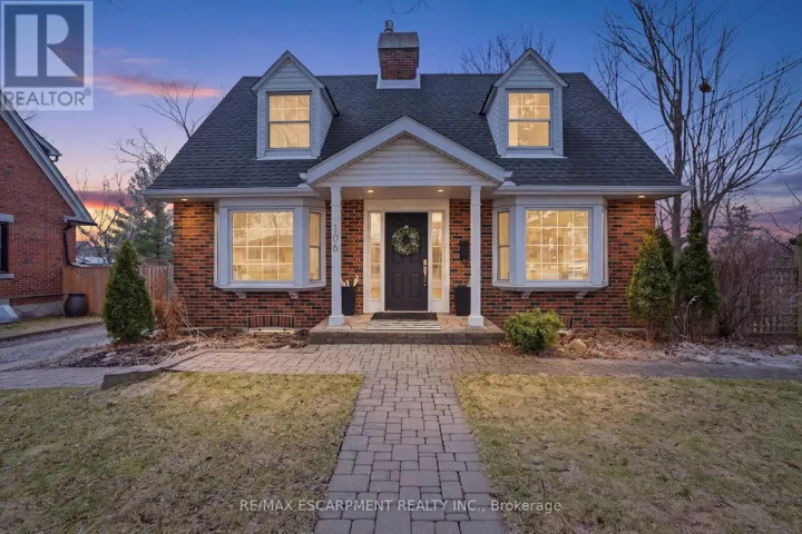106 LAUREL STREET, Waterloo, Ontario N3H3Y4