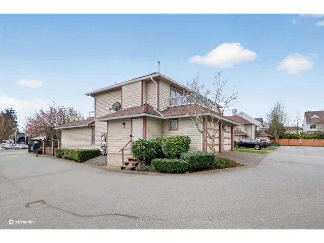 129 13725 72A AVENUE, Surrey, British Columbia V3W0S4