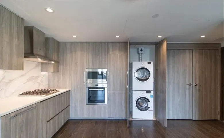 705 13778 100 AVENUE, Surrey, British Columbia V3T0V3