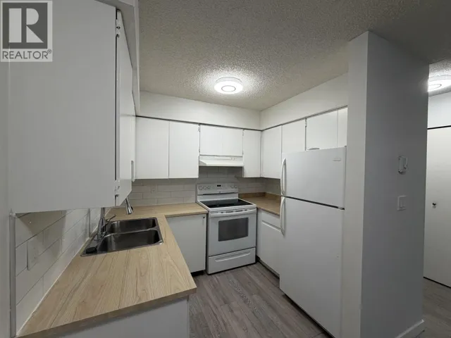 303 1948 COQUITLAM AVENUE, Port Coquitlam, British Columbia V3B1J3