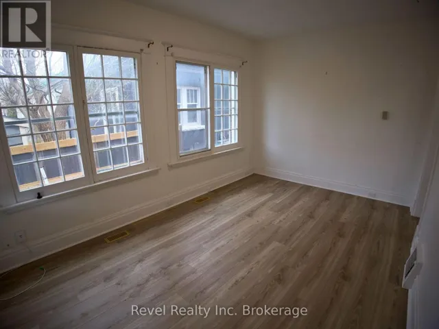 B - 511 KING STREET, Woodstock (Woodstock - South), Ontario N4S1M7