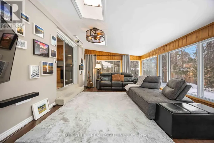 44 ADDISON CRESCENT, Toronto (Banbury-Don Mills), Ontario M3B1K8