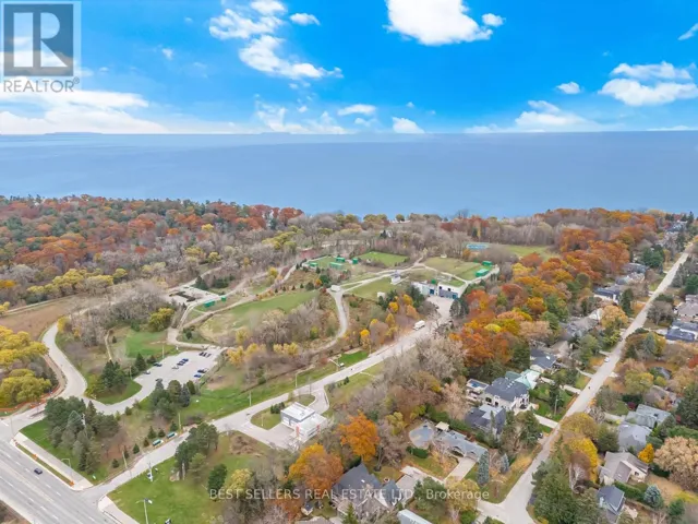 898 PARKLAND AVE AVENUE, Mississauga (Clarkson), Ontario L5H3H1