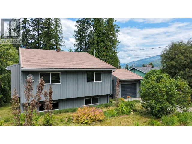 1010 GILKER Street, Nelson, British Columbia V1L5V4