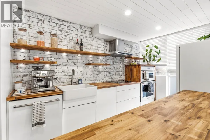 202 1199 SEYMOUR STREET, Vancouver, British Columbia V6B1K3