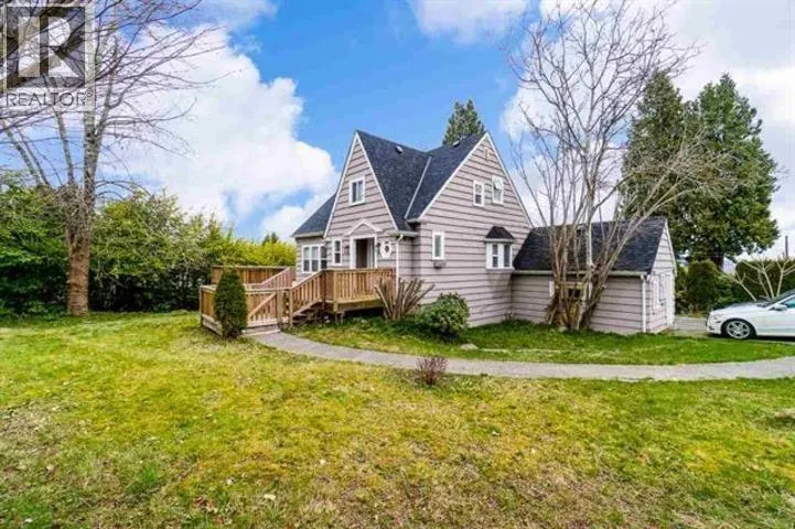 7725 BERKLEY STREET, Burnaby, British Columbia V5E2J8