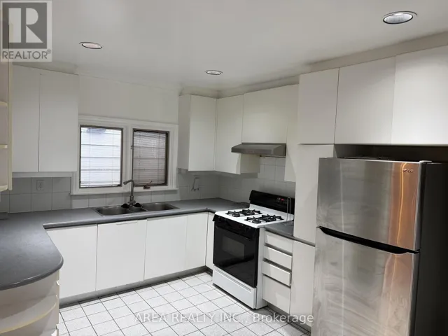 MAIN - 39 ROSETHORN AVENUE, Toronto (Weston-Pellam Park), Ontario M6N3K7