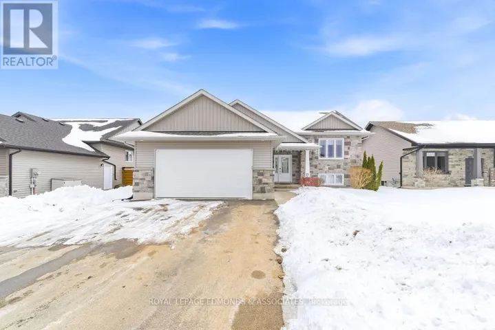 21 LIAM STREET, Petawawa, Ontario K8H0G7