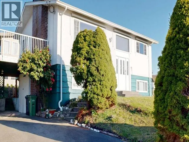 7176 GLACIER STREET, Powell River, British Columbia None