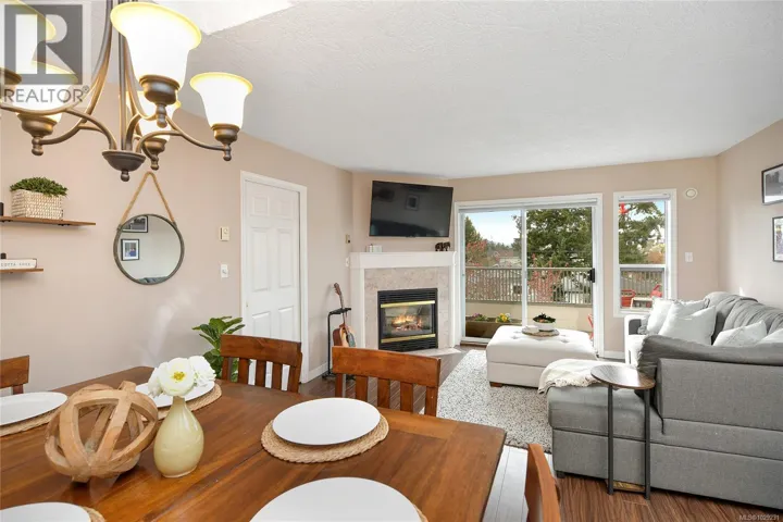 302 9945 Fifth St, Sidney, British Columbia V8L5L8