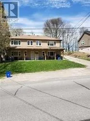 4 - 9 JOHN STREET, Halton Hills (Georgetown), Ontario L7G2J6