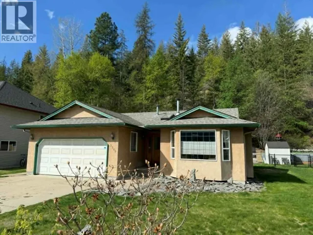 3320 14th Avenue, Castlegar, British Columbia V1N4G1