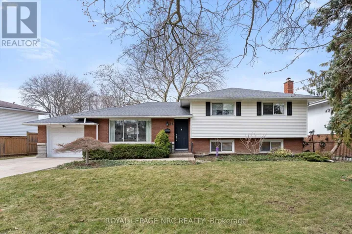 24 VALERIE DRIVE, St. Catharines (Glendale/Glenridge), Ontario L2T3G5