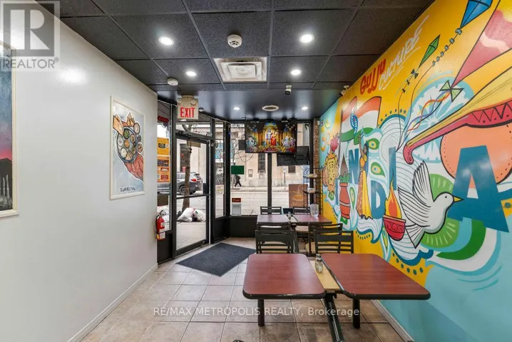 24 SIMCOE STREET N, Oshawa (O'Neill), Ontario L1H8C1