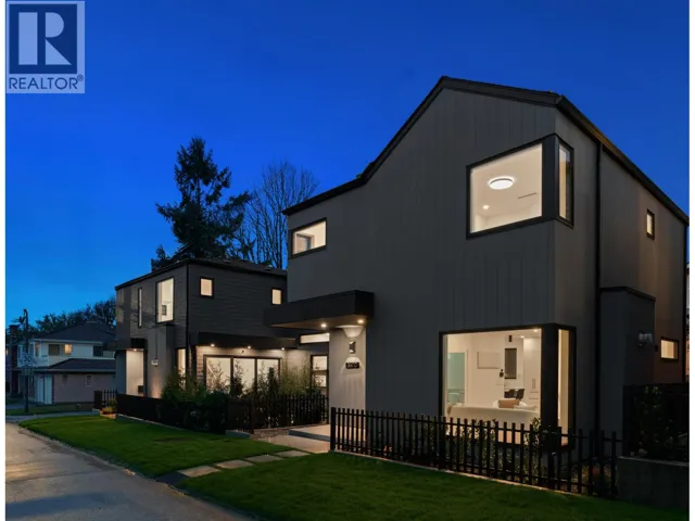 3670 FLEMING STREET, Vancouver, British Columbia V5N3V8
