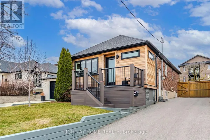 17 CLAYBROOKE STREET, Toronto (Beechborough-Greenbrook), Ontario M6M3P6
