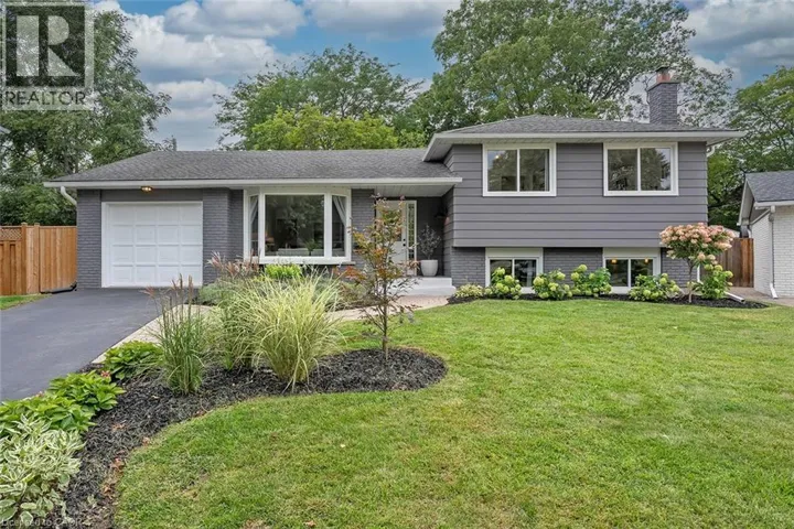 406 OAKWOOD Drive, Burlington, Ontario L7N1X2