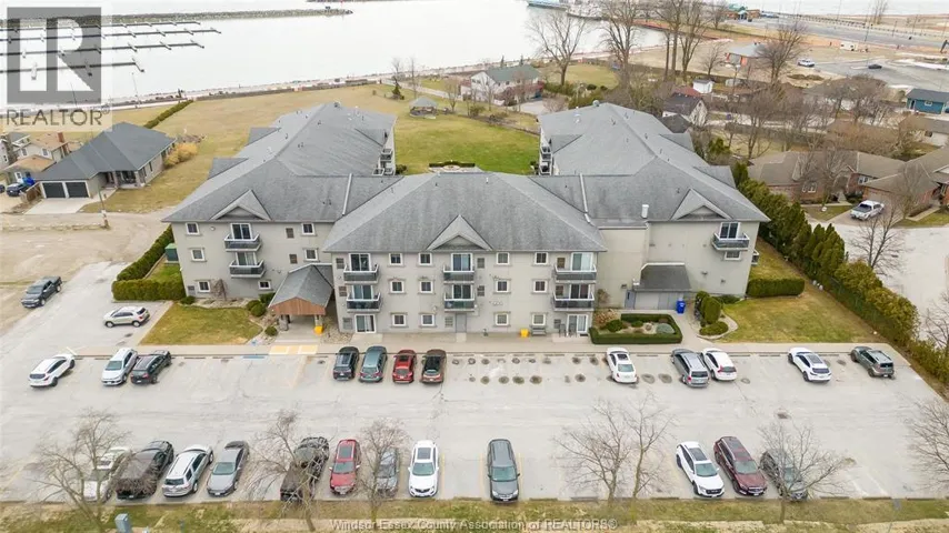 44 ROBSON ROAD Unit# 216, Leamington, Ontario N9H5E4