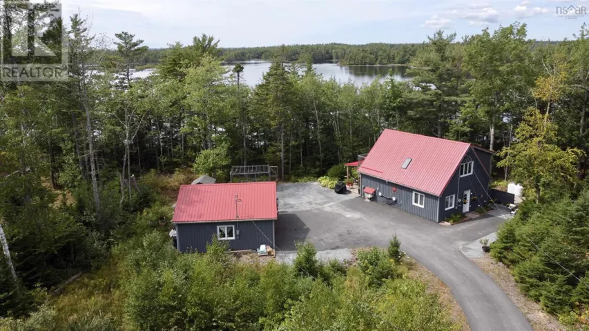 62 Western Point Lane, East Uniacke, Nova Scotia B0N1Z0