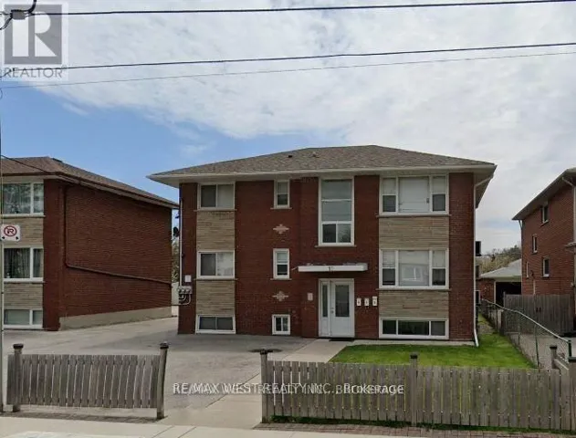 MAIN FLOOR - 15 MANITOBA STREET, Toronto (Mimico), Ontario M8Y1C8