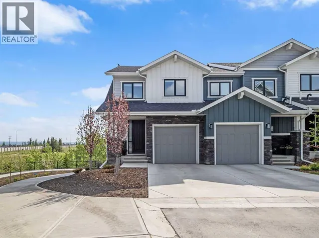 130 Crestridge Common SW, Calgary, Alberta T3B6J5