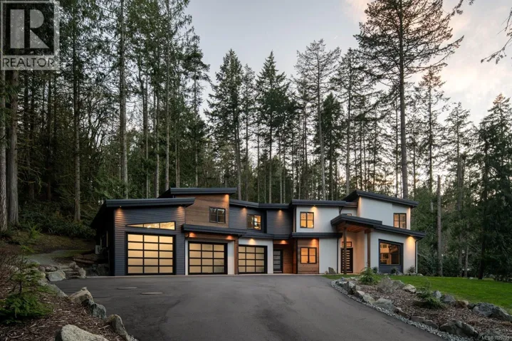 1535 Eagle Way, North Saanich, British Columbia V8L5S3