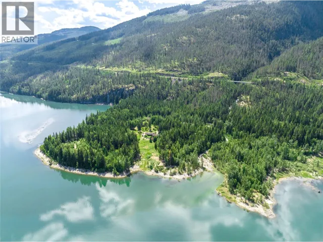 4200 Highway 23 S Highway S, Revelstoke, British Columbia V0E2S0