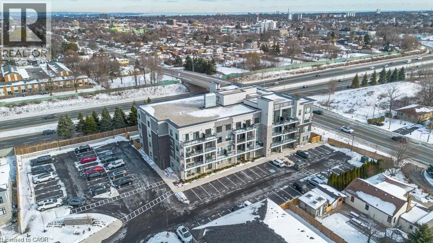 120 SPRINGVALLEY Crescent Unit# 102, Hamilton, Ontario L9C0E4