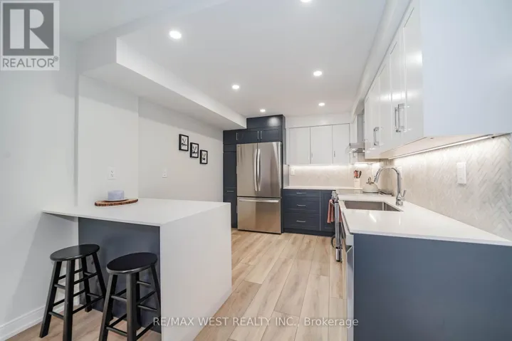 D14 - 300 MILL ROAD, Toronto (Markland Wood), Ontario M9C4W9