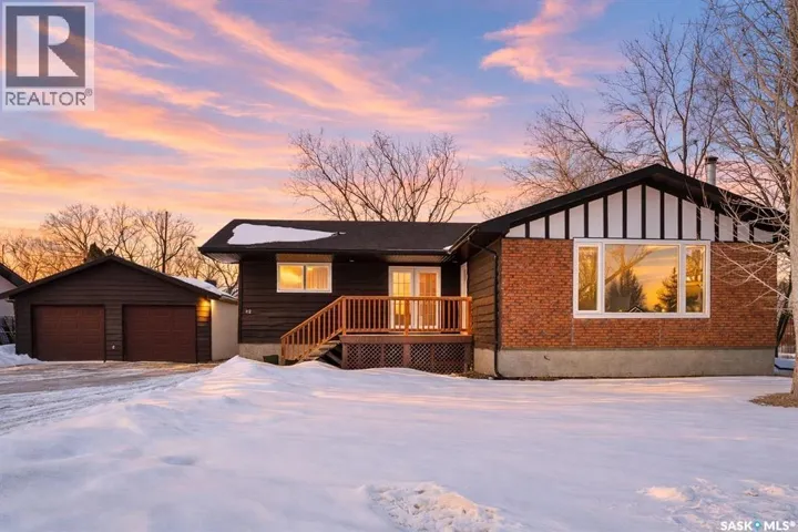 82 Burton STREET, Grand Coulee, Saskatchewan S4M0A3