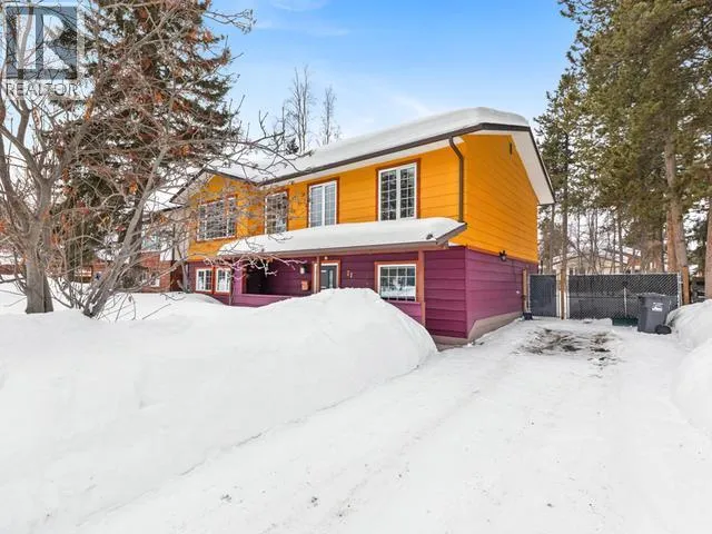 71 TAMARACK DRIVE, Whitehorse, Yukon Y1A4Y7