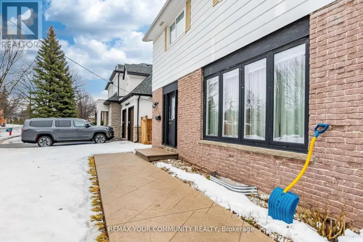 2202 BRIDGE ROAD, Oakville (WO West), Ontario L6L2G3