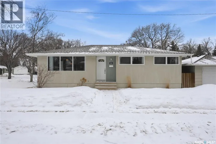 11 Ling STREET, Saskatoon, Saskatchewan S7H3G4