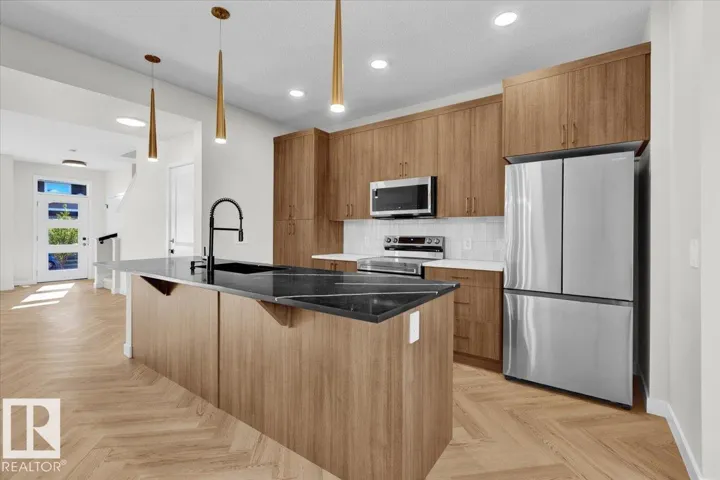 1322 KESWICK DR SW, Edmonton, Alberta T6W5W1