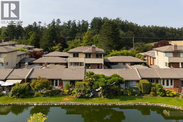 124 2345 Cedar Hill Cross Rd, Oak Bay, British Columbia V8P5M8