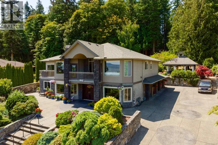 7012 Island View Pl, Central Saanich, British Columbia V8M2J6
