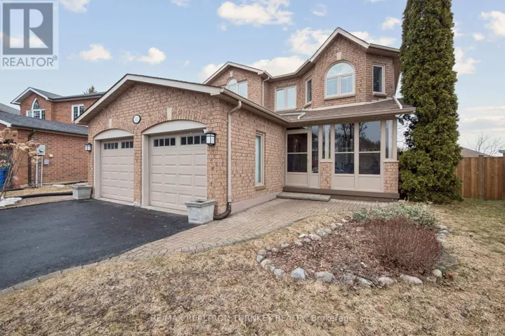323 HARRY BEER COURT, Newmarket (Gorham-College Manor), Ontario L3Y8M2