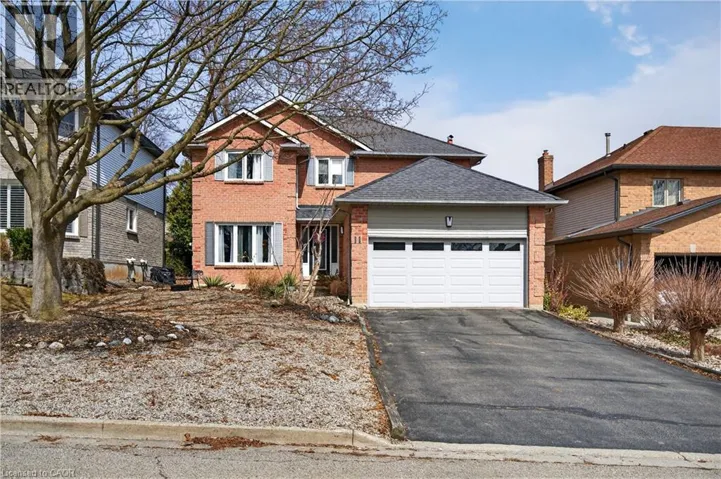 11 GIFFIN Road, Dundas, Ontario L9H6S4
