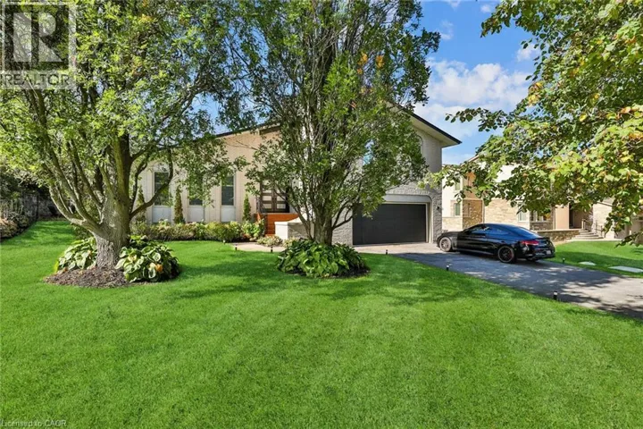 56 KIRBY Avenue, Dundas, Ontario L9H6H7