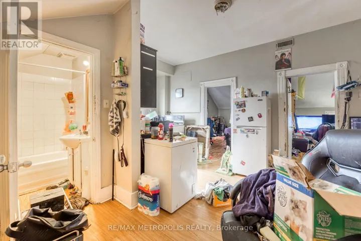 130-132 FORSYTH STREET S, Sarnia, Ontario N7T3A7