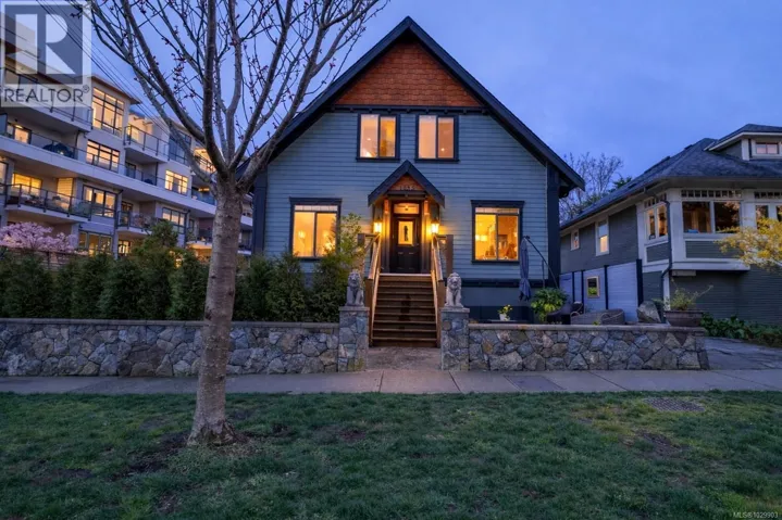 4 1035 Oliphant Ave, Victoria, British Columbia V8V2T9