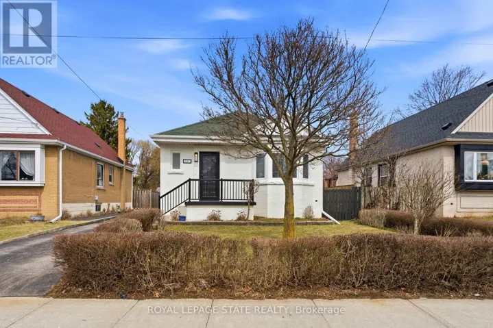 957 QUEENSDALE AVENUE E, Hamilton (Sunninghill), Ontario L8T1H5