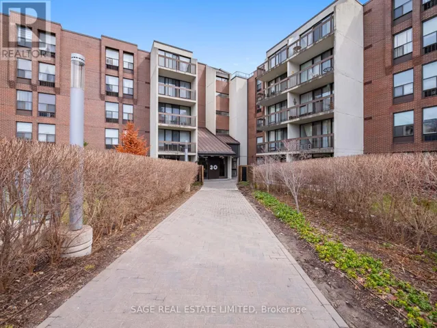 213E - 30 FASHION ROSEWAY, Toronto (Willowdale East), Ontario M2N6B4